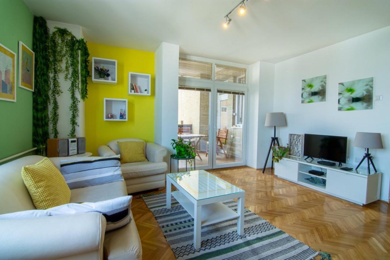 Green Paradise Square Apartment Skopje Bagian luar foto